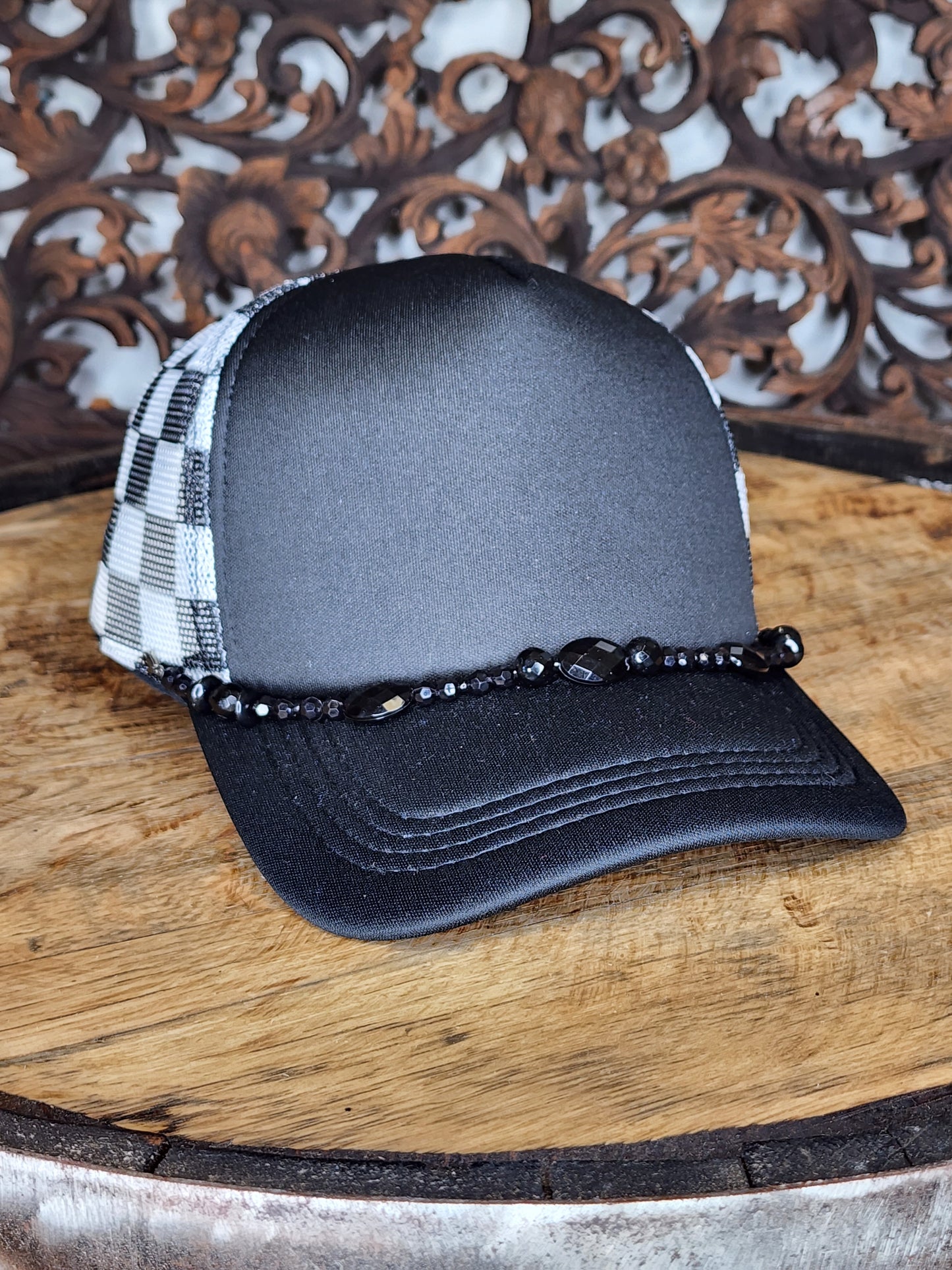 Trucker Hat with Hat Chain Black/White